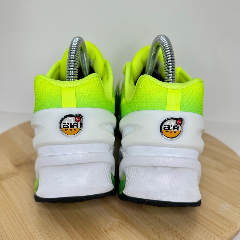 Nike Air Max Dn8 Sneaker Running Shoes Volt Green Black HF5509 Mens 7 Womens 8.5 - Picture 4 of 6